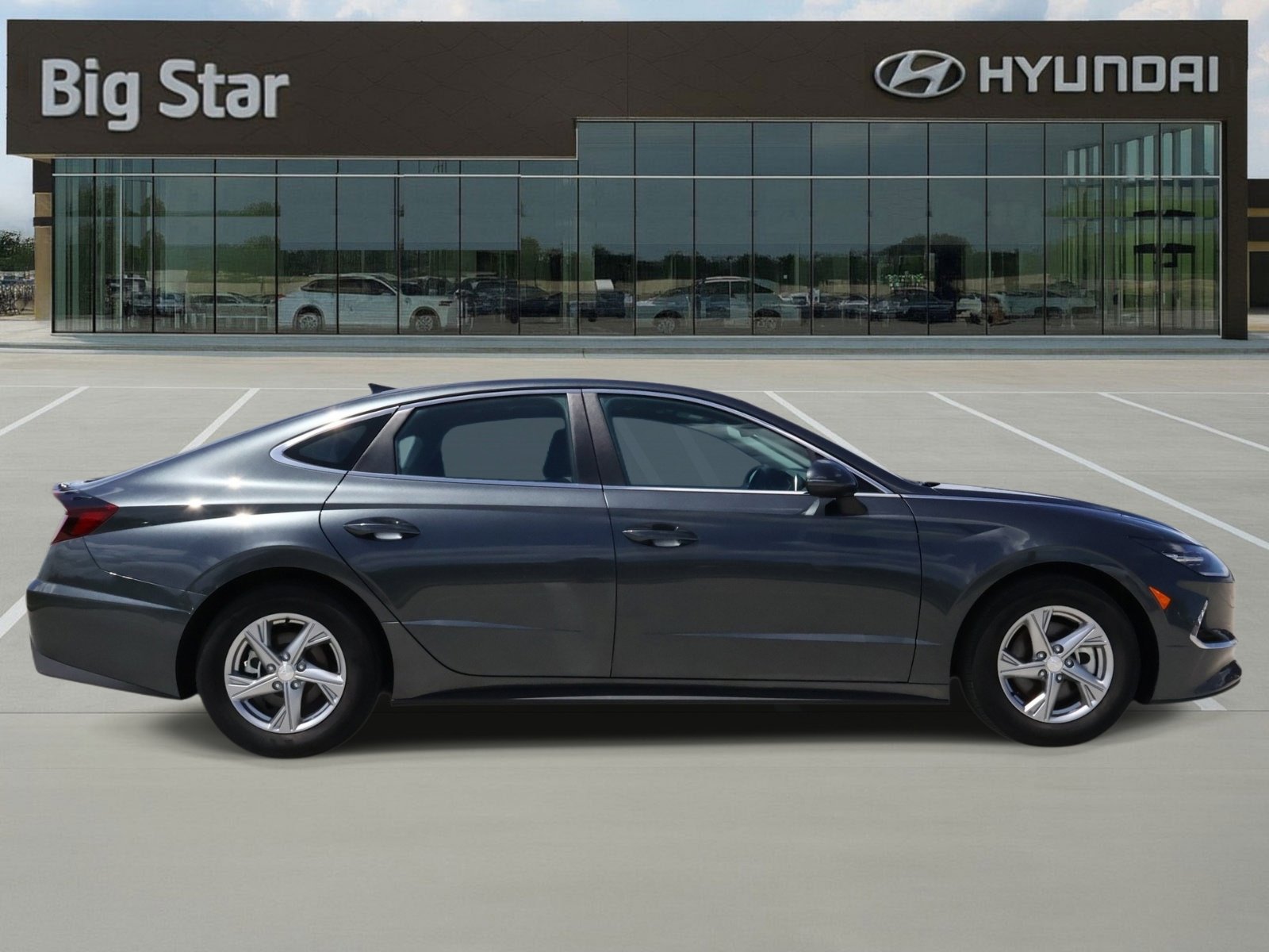 Used 2023 Hyundai Sonata SE w/ Preferred Accessory Package image 5