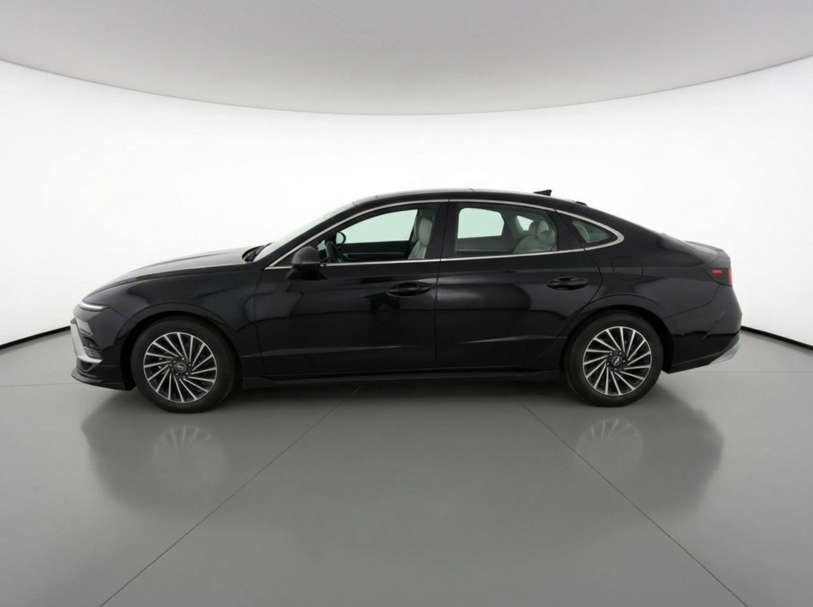 Used 2025 Hyundai Sonata SEL FWD image 5