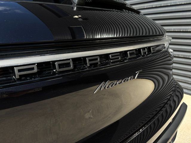 Certified 2026 Porsche Macan Turbo AWD/4WD image 27