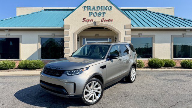 Used 2017 Land Rover Discovery First Edition AWD/4WD image 2