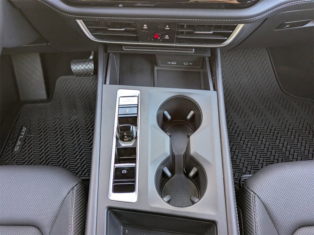 Used 2024 Volkswagen Atlas Cross Sport SE image 19