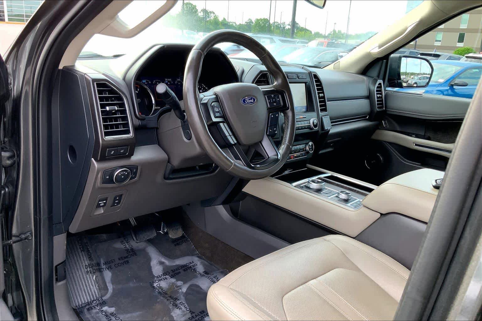 Used 2020 Ford Expedition Limited w/ Equipment Group 302A AWD/4WD image 17
