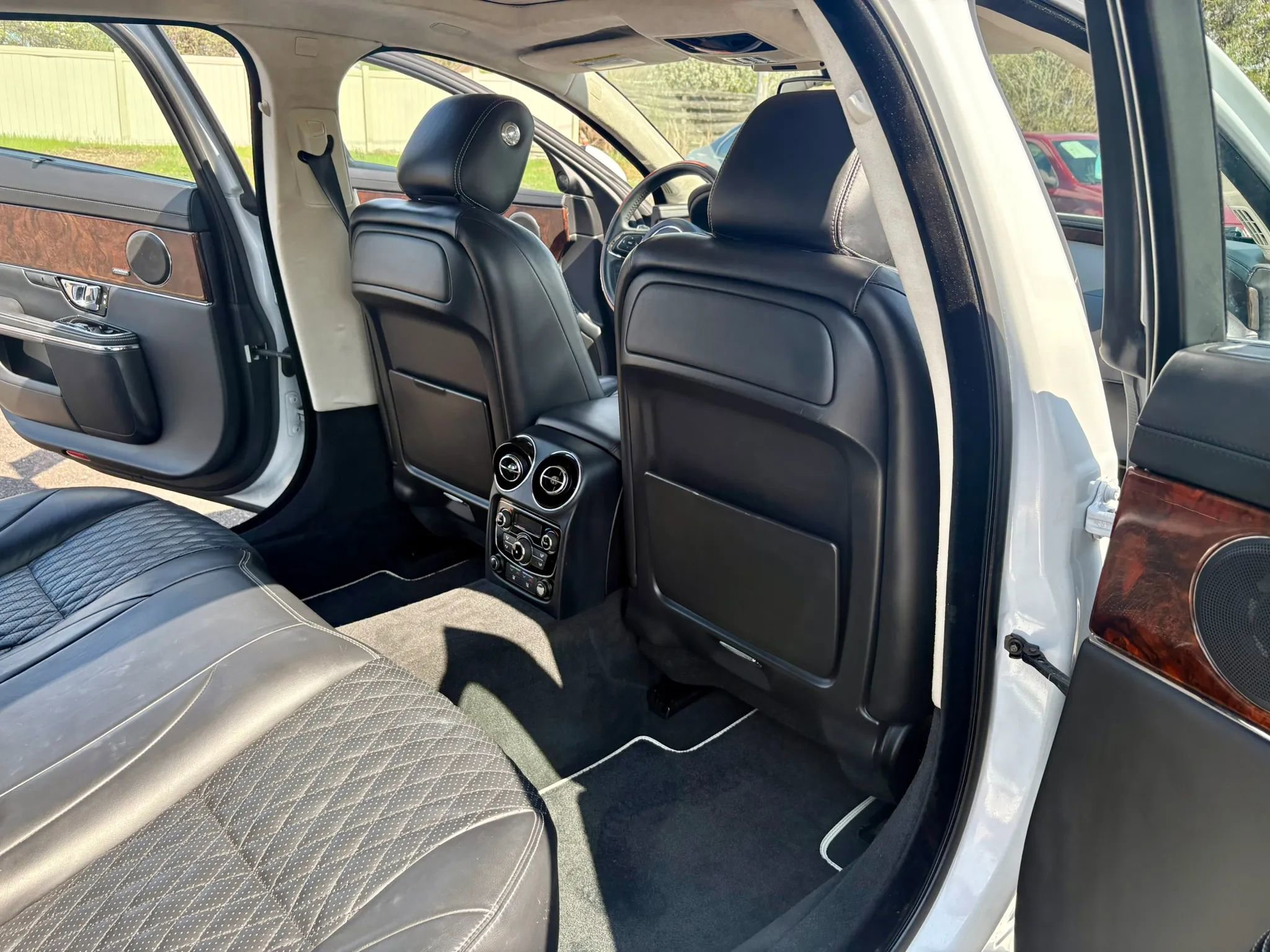 Used 2016 Jaguar XJ L Portfolio RWD image 23