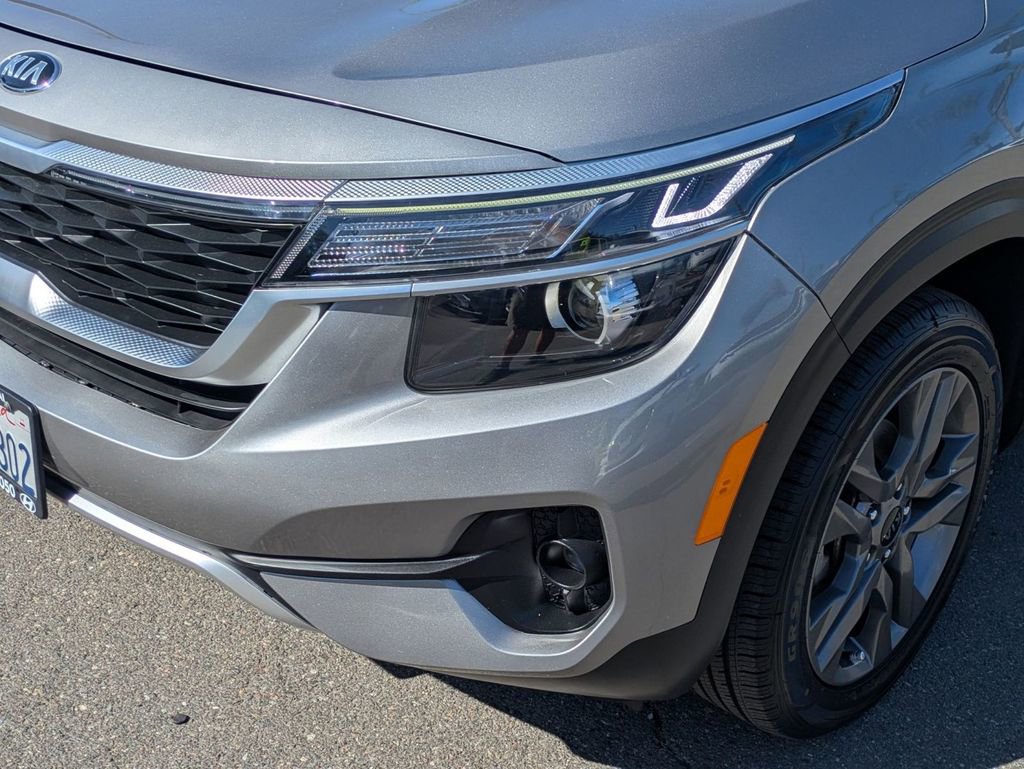 Used 2021 Kia Seltos S image 9