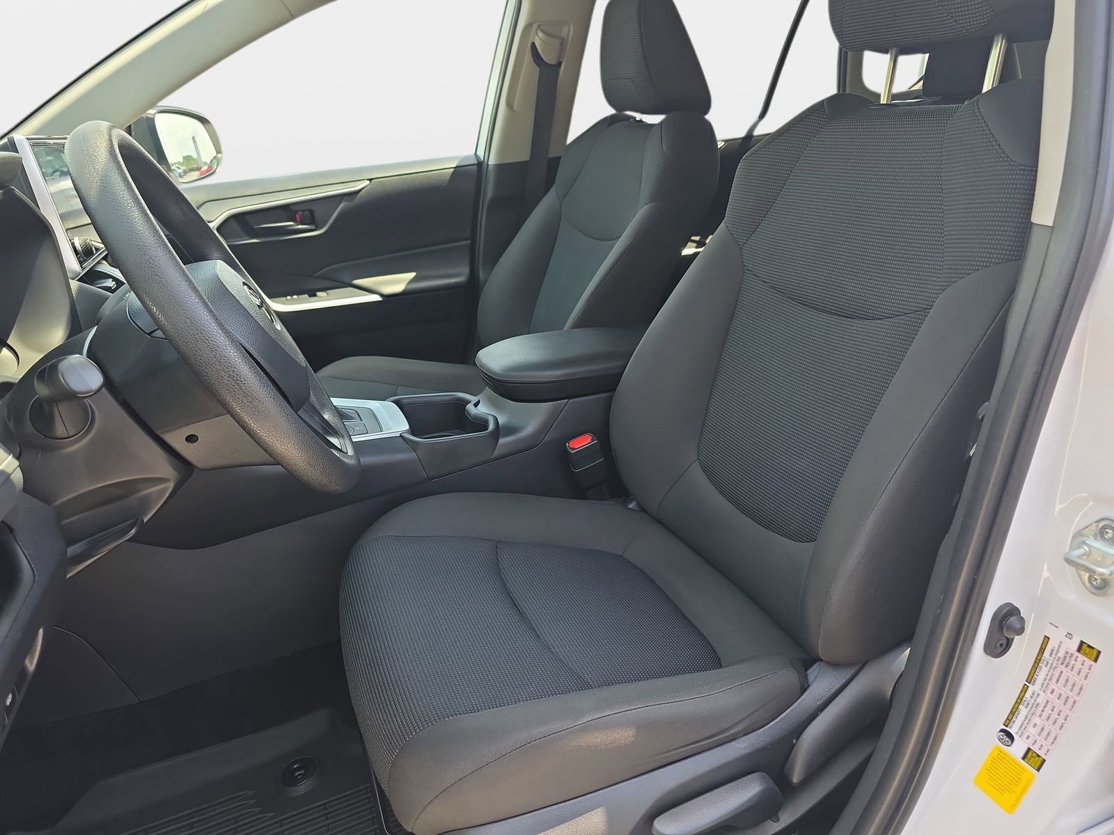 Used 2025 Toyota RAV4 LE AWD/4WD image 14