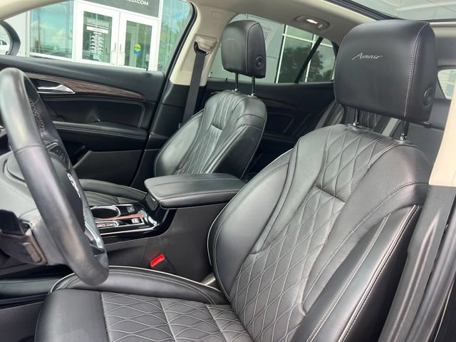 Used 2023 Buick Envision Avenir AWD/4WD image 23