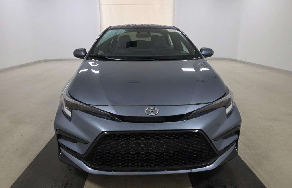 Used 2025 Toyota Corolla SE FWD image 2