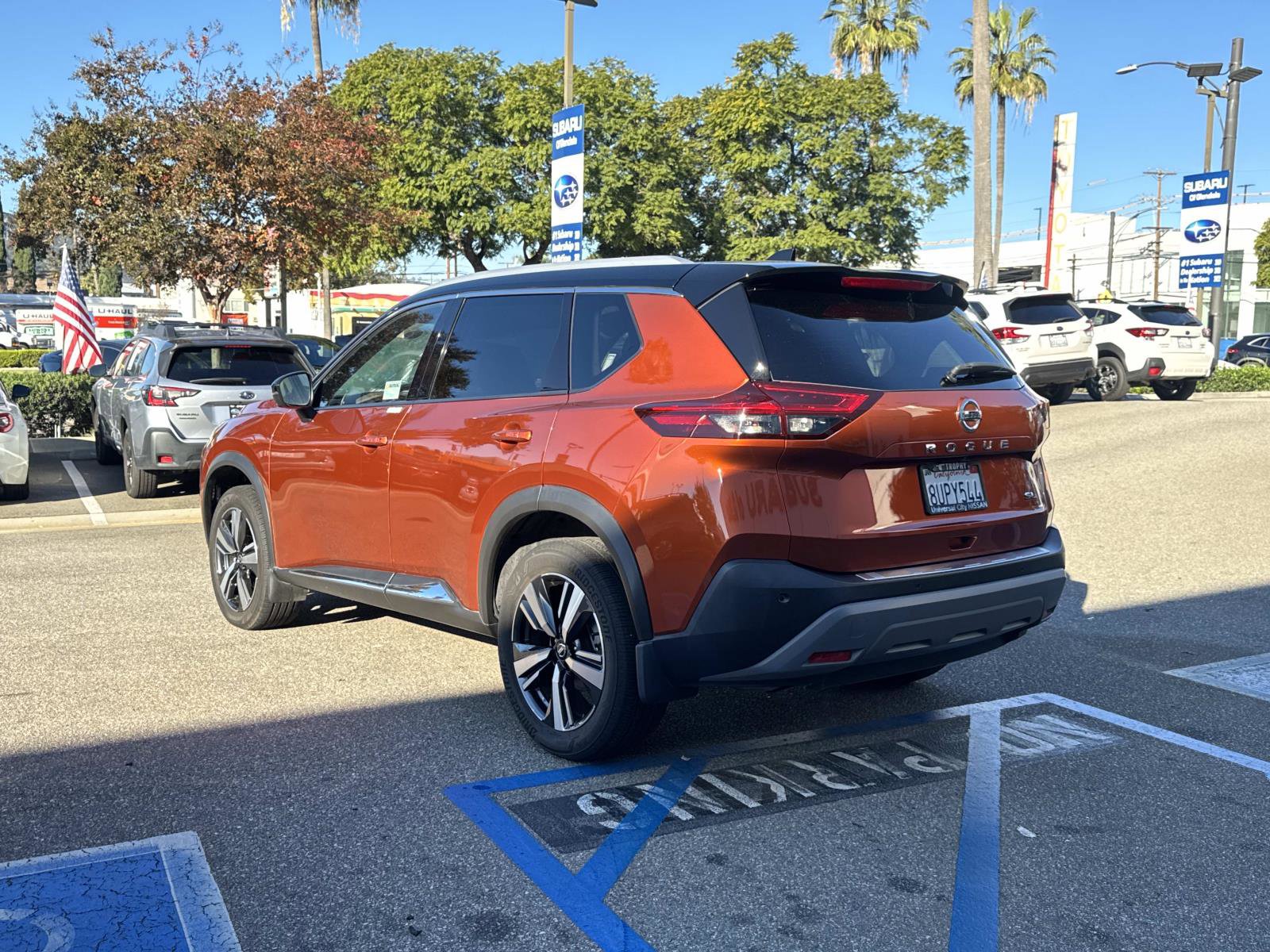 Used 2021 Nissan Rogue SL w/ Premium Package image 6