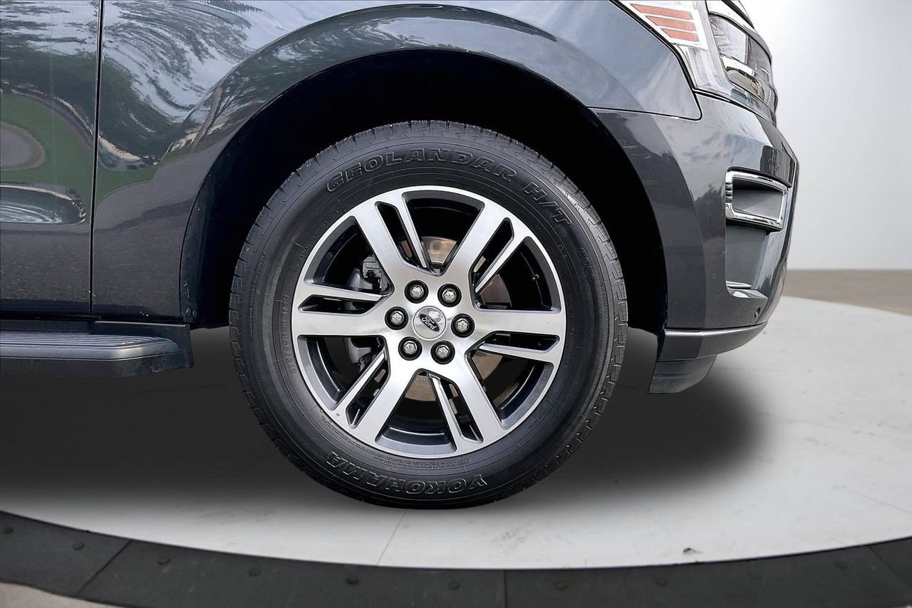 Used 2024 Ford Expedition Limited AWD/4WD image 36