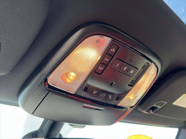 Used 2022 Dodge Durango R/T w/ Blacktop Package image 37