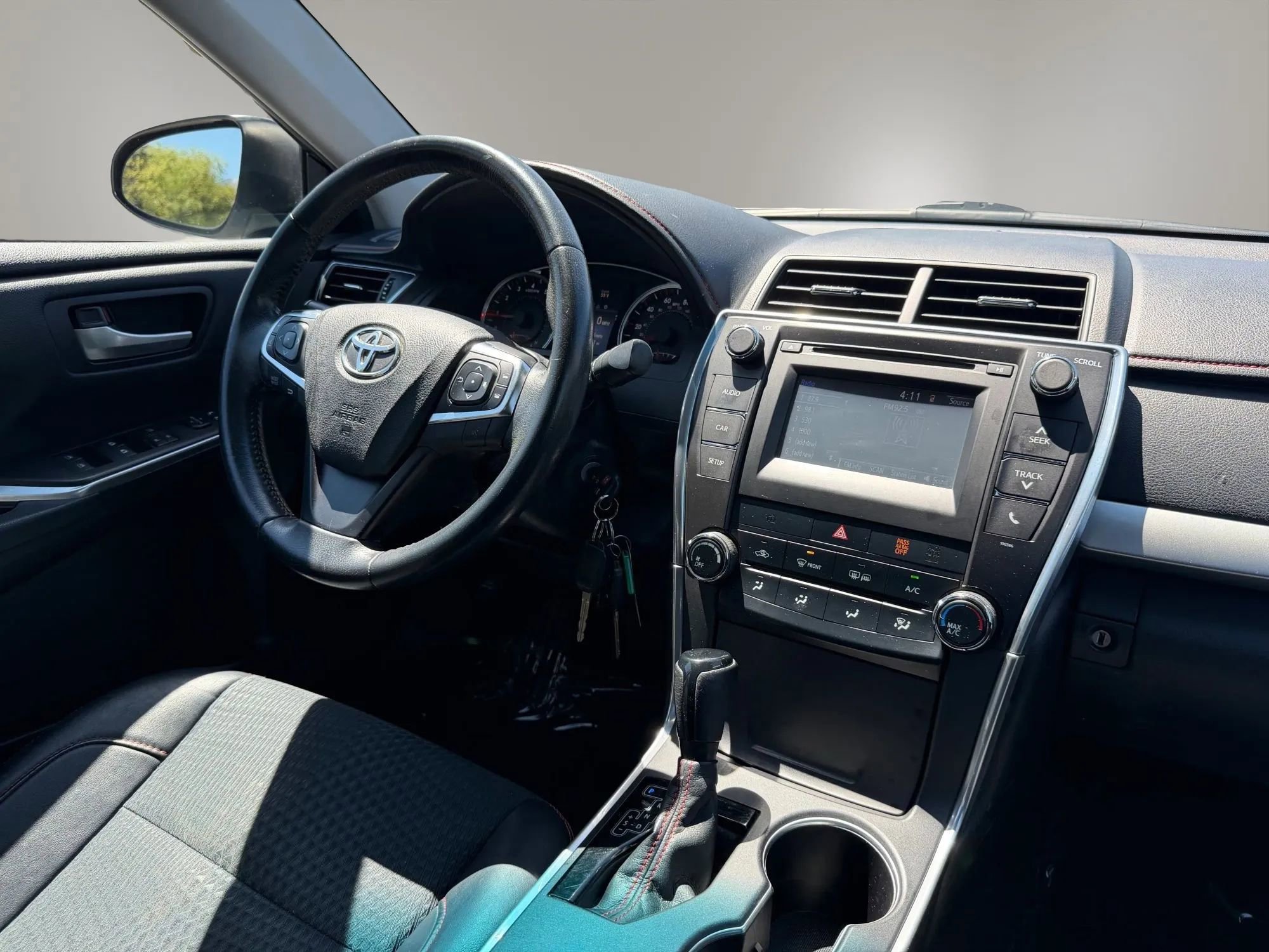 Used 2015 Toyota Camry SE FWD image 24