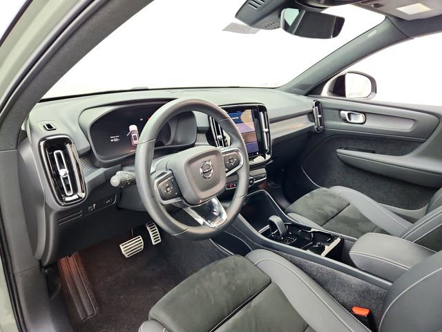 Certified 2022 Volvo XC40 P8 Recharge Plus image 18