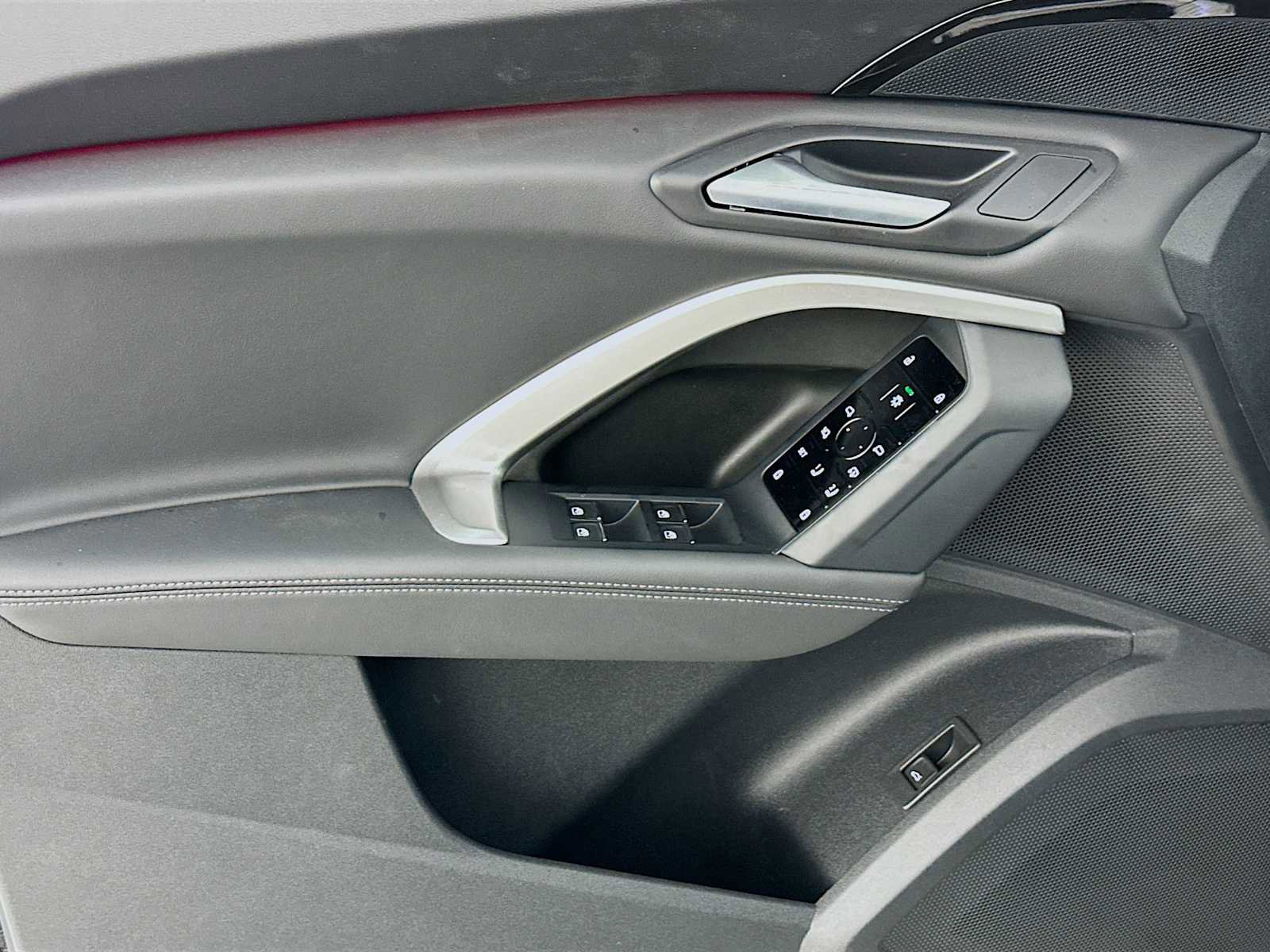 New 2025 Audi Q5 Premium image 16