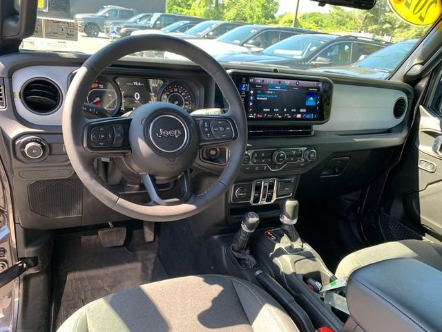 Certified 2025 Jeep Wrangler Unlimited Sport AWD/4WD image 18