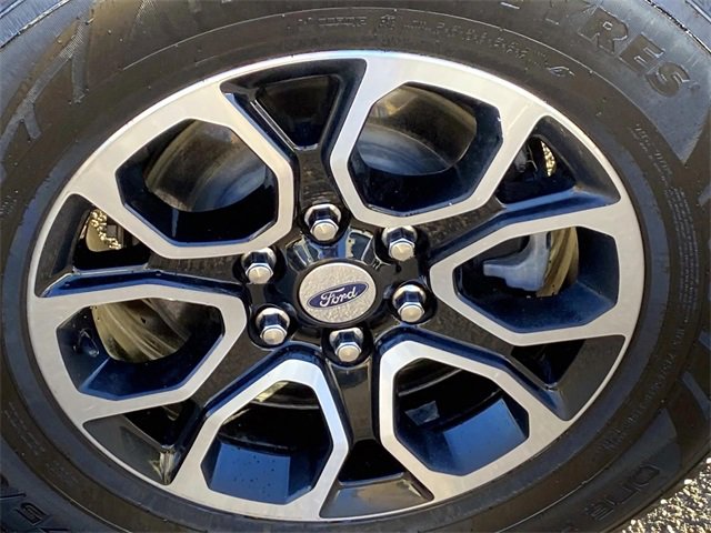 Used 2024 Ford Expedition XLT image 32