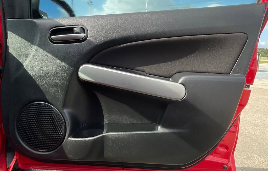 Used 2012 MAZDA MAZDA2 Touring FWD image 33