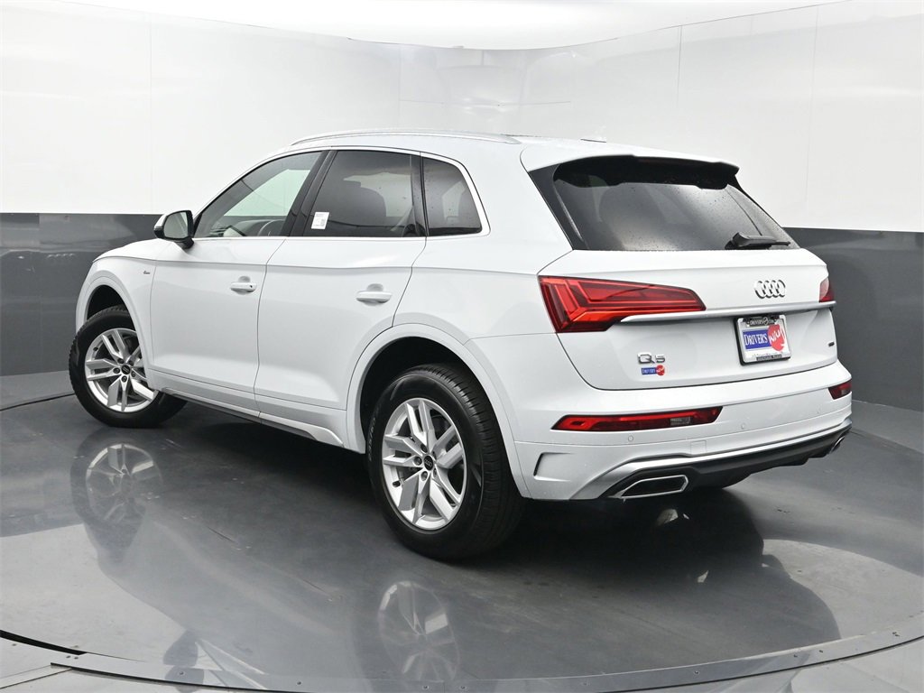 Used 2024 Audi Q5 2.0T Premium w/ Convenience Package image 23