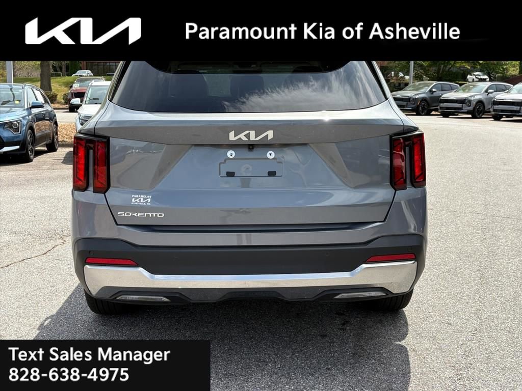 Certified 2025 Kia Sorento S image 5