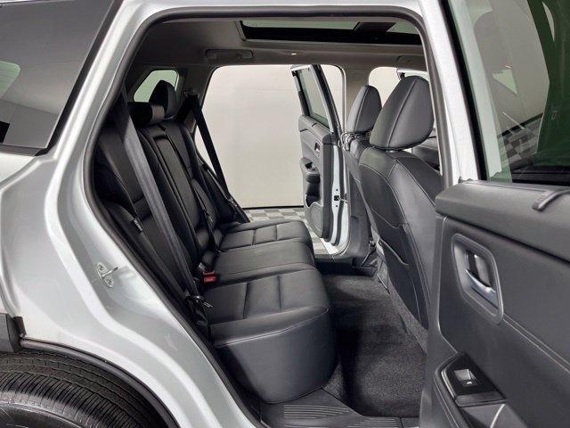 Used 2025 Nissan Rogue SV w/ SV Premium Package FWD image 48