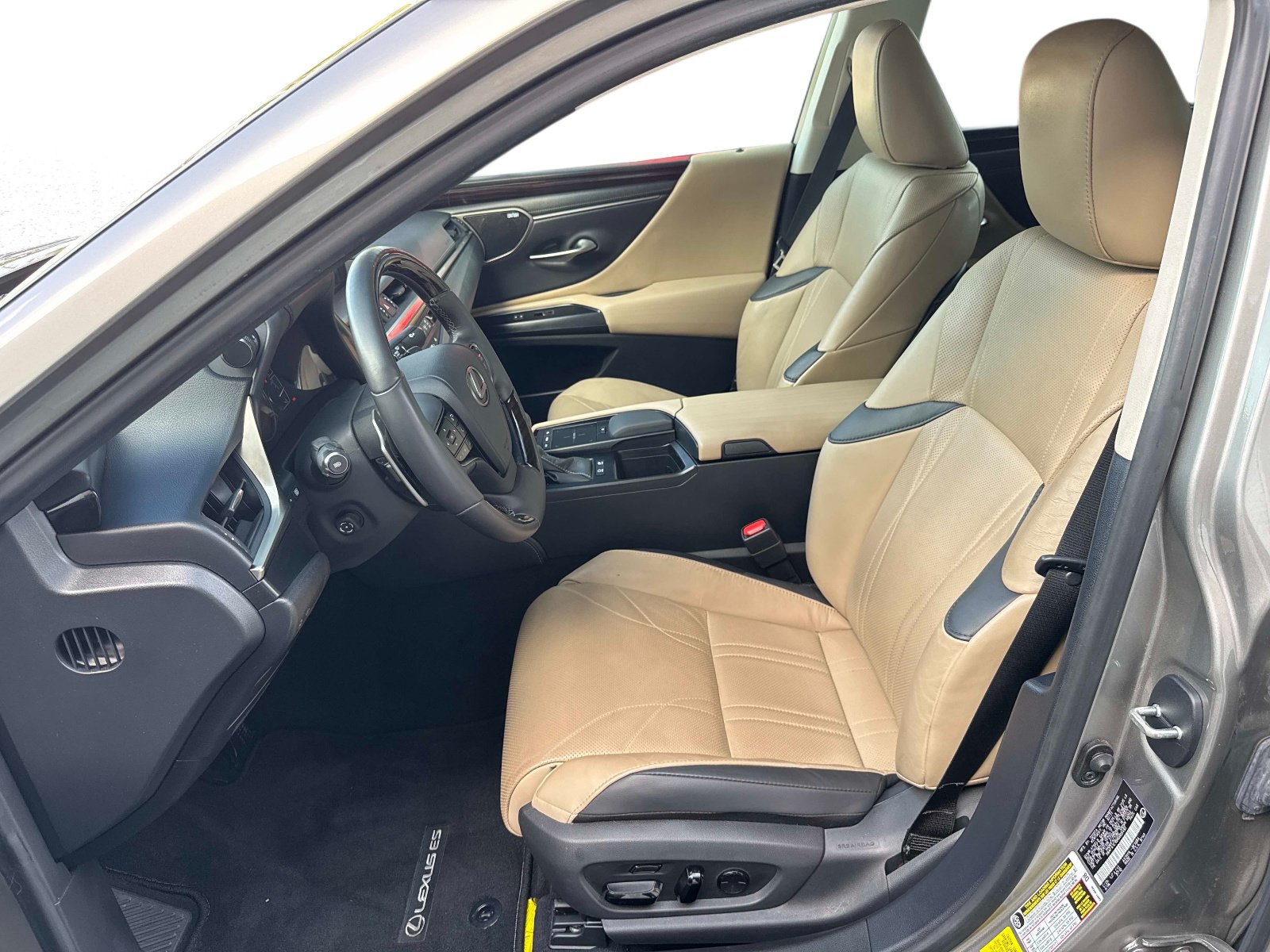 Used 2021 Lexus ES 300h Ultra Luxury w/ Accessory Package 2 FWD image 20