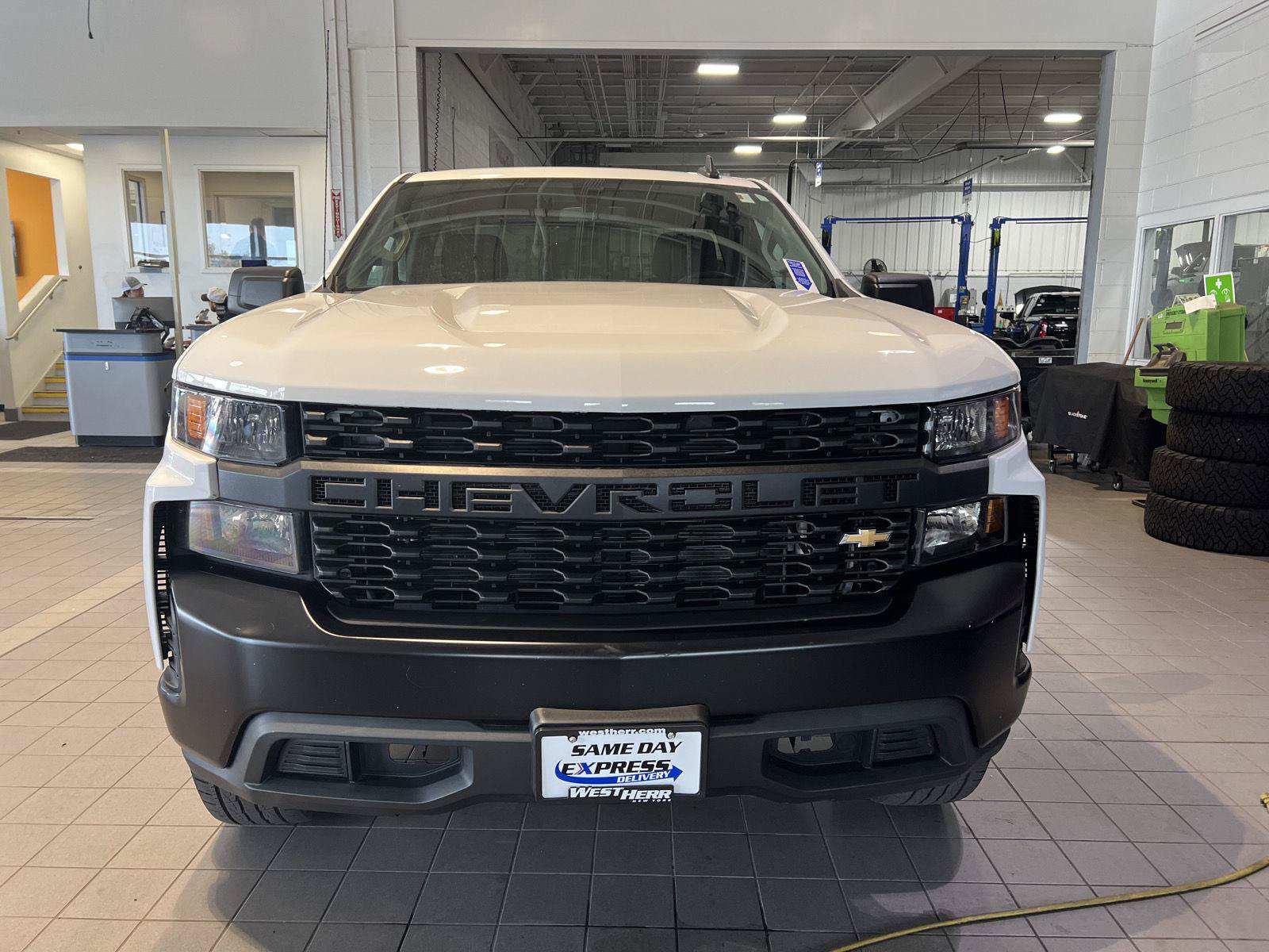 Used 2020 Chevrolet Silverado 1500 W/T w/ WT Value Package AWD/4WD image 2
