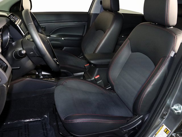 Used 2025 Mitsubishi Outlander Sport SE image 4