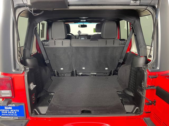 Used 2018 Jeep Wrangler Unlimited Sahara w/ Max Tow Package image 15