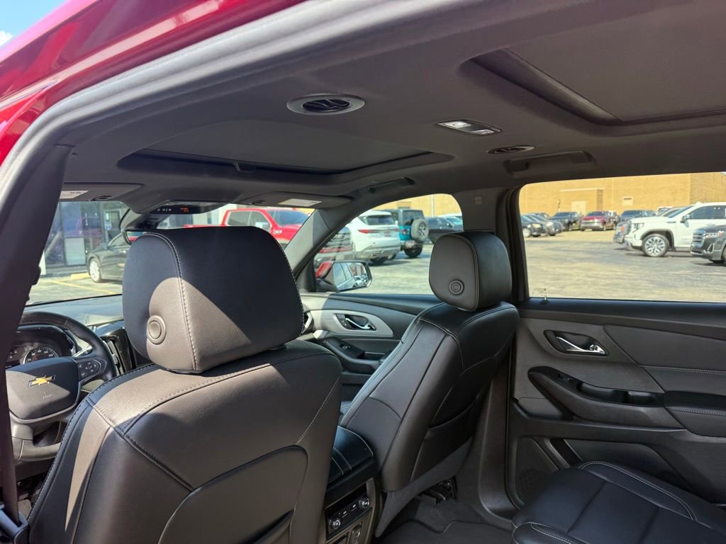 Used 2023 Chevrolet Traverse LT w/ LT Premium Package AWD/4WD image 29