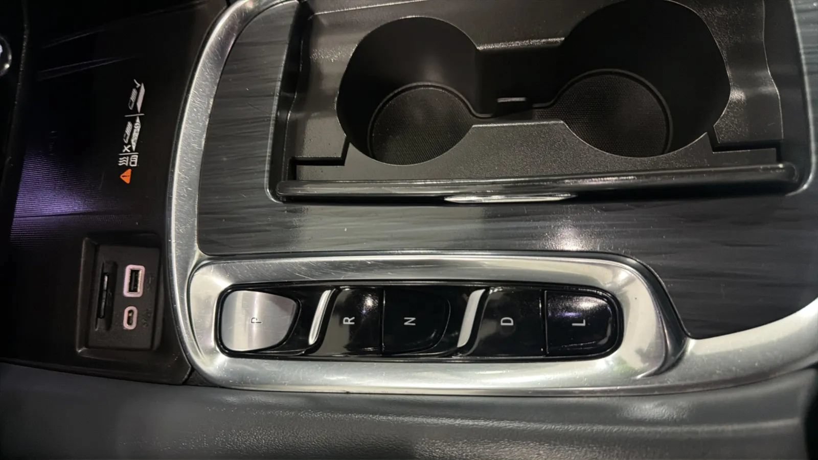 Used 2022 Buick Enclave Premium AWD/4WD image 12