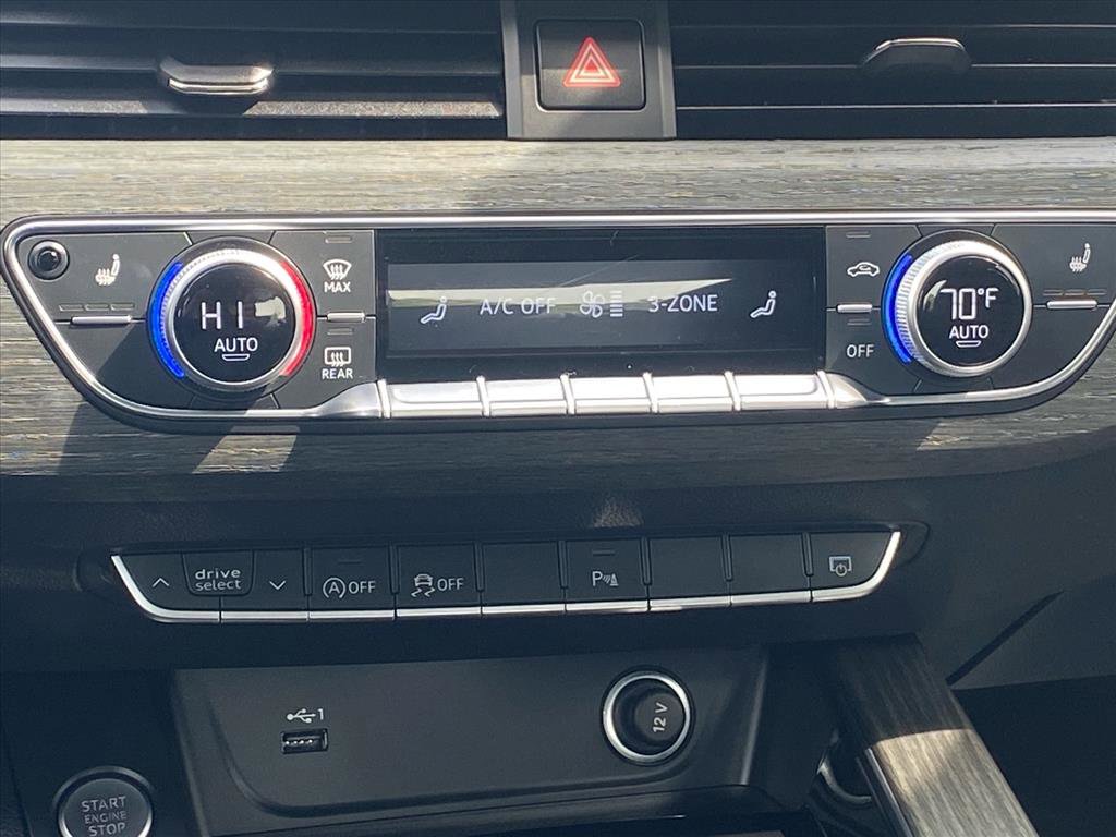 Used 2023 Audi A4 2.0T Premium w/ Convenience Package image 9