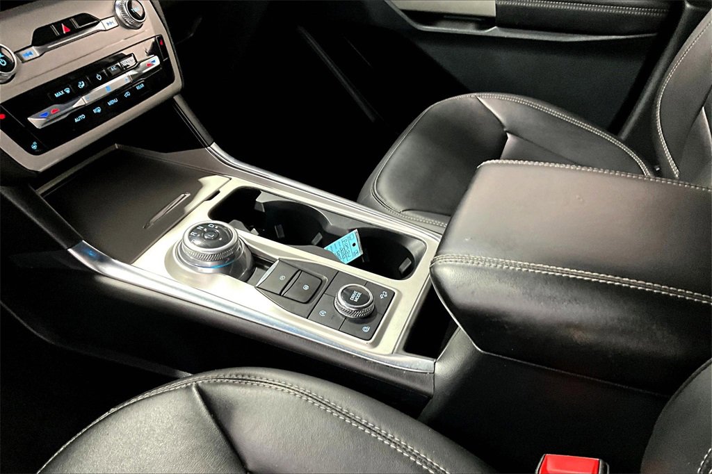 Used 2023 Ford Explorer XLT w/ Equipment Group 202A image 18
