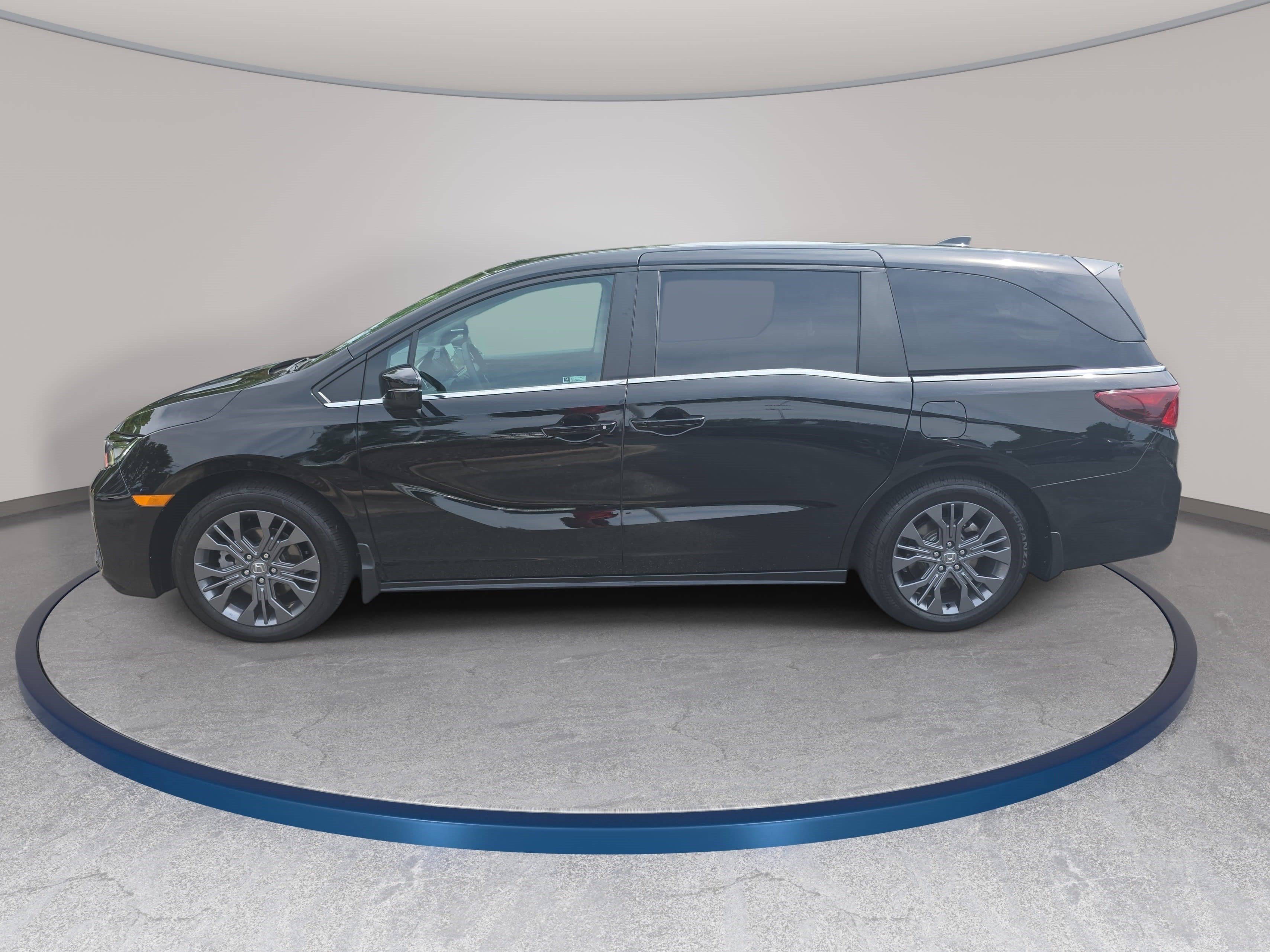Used 2026 Honda Odyssey Touring image 8