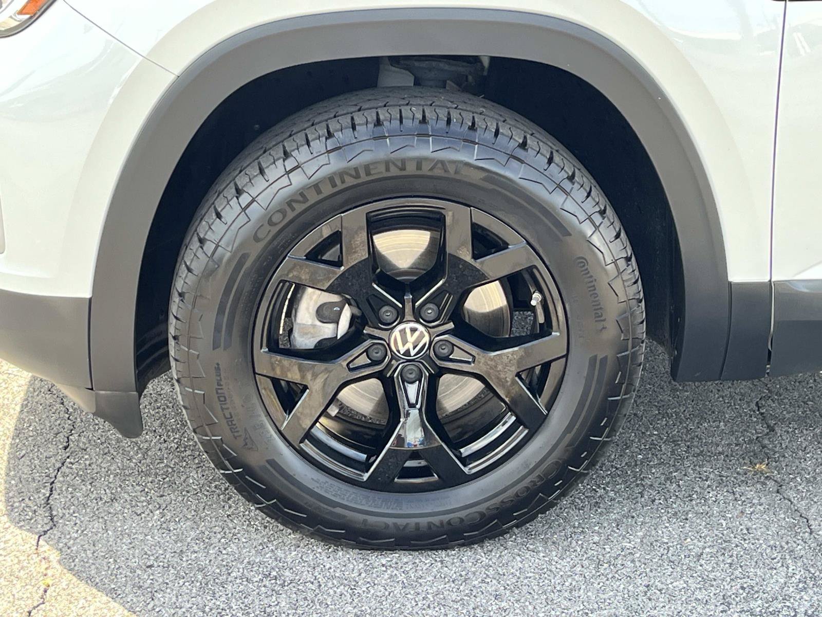 Used 2024 Volkswagen Atlas Peak Edition SEL AWD/4WD image 12