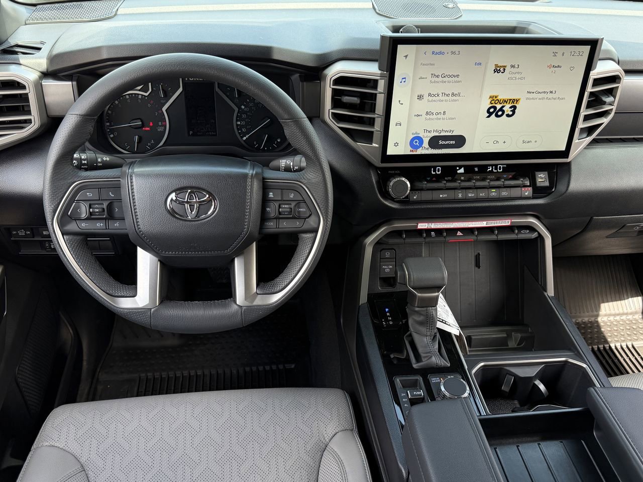 Used 2025 Toyota Tundra SR5 w/ SR5 Premium Package AWD/4WD image 12