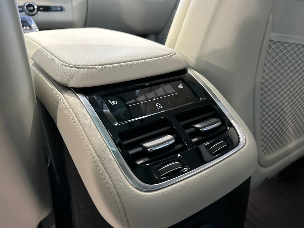 Certified 2025 Volvo XC90 T8 Ultra image 25