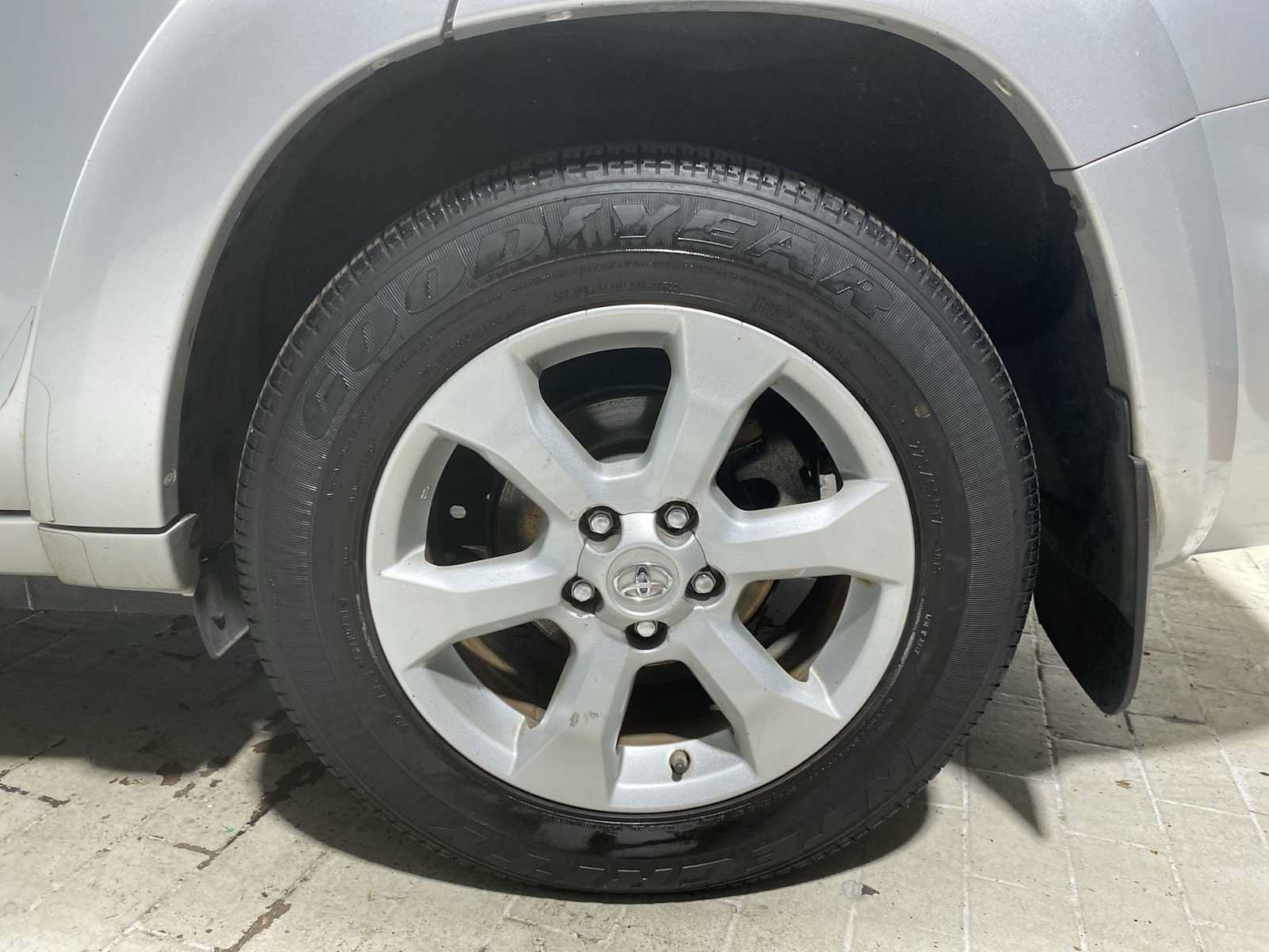 Used 2011 Toyota RAV4 Limited w/ Limited Extra Value Pkg AWD/4WD image 8