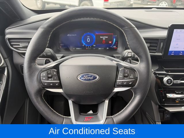 Used 2023 Ford Explorer ST image 14