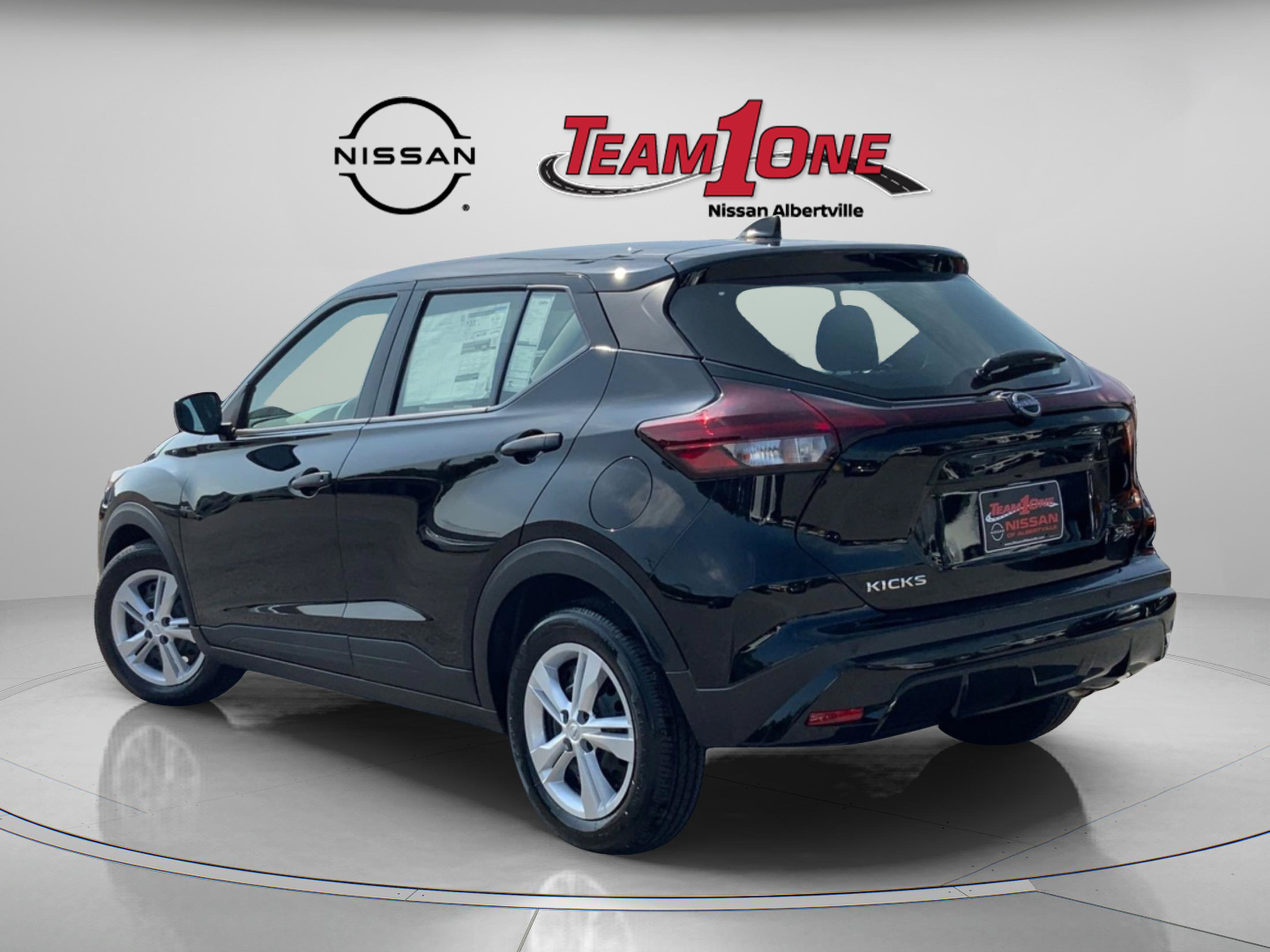 New 2025 Nissan Kicks Play S FWD image 4