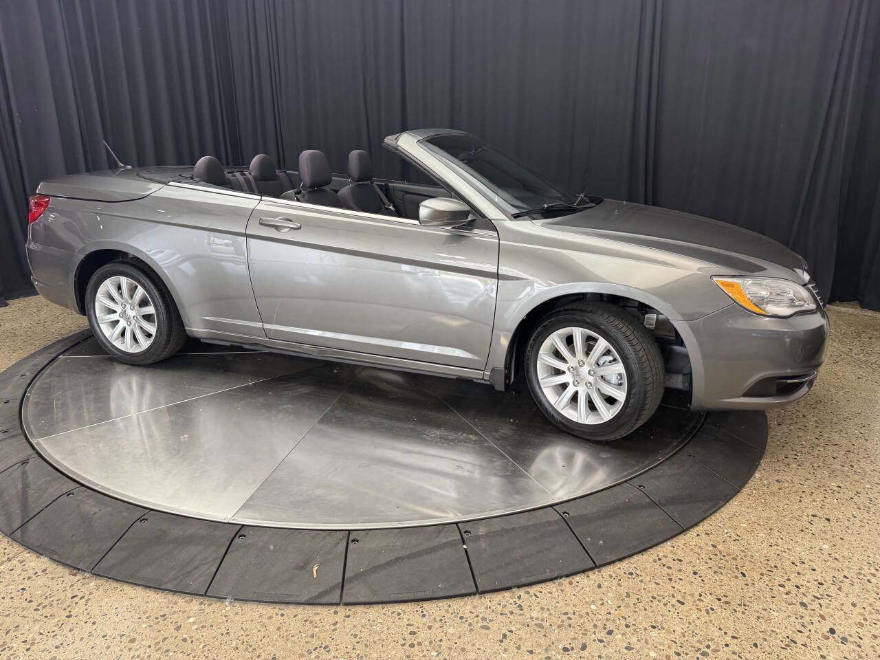 Used 2013 Chrysler 200 Touring image 11