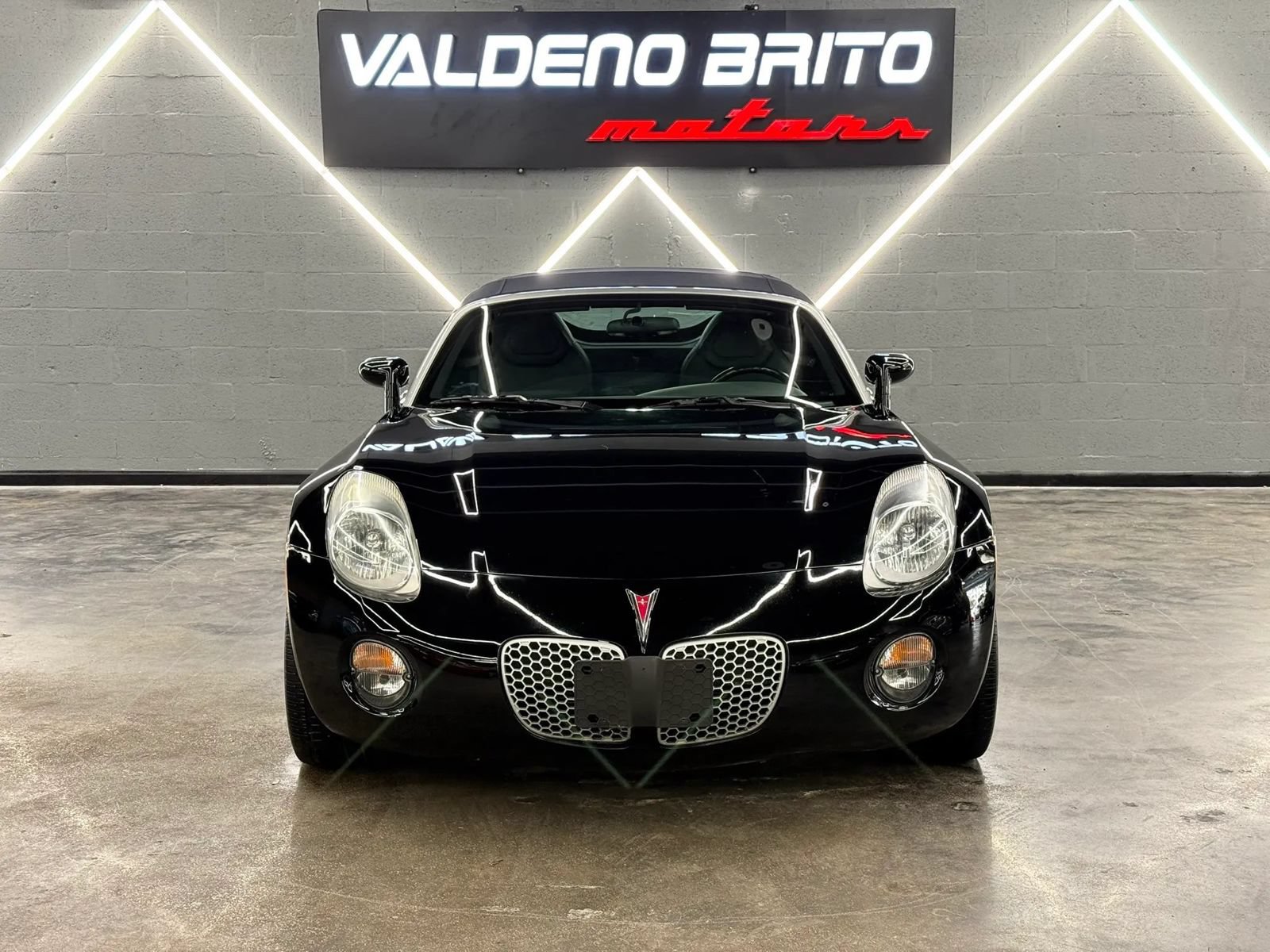 Used 2006 Pontiac Solstice Convertible w/ Premium Package RWD image 13