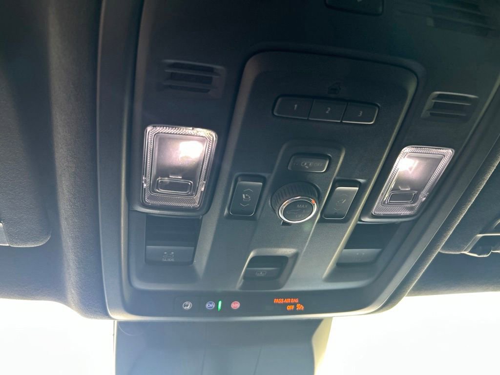 Used 2024 Cadillac Escalade V AWD/4WD image 58