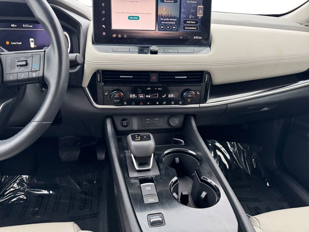 Used 2024 Nissan Rogue SL w/ SL Premium Package image 11