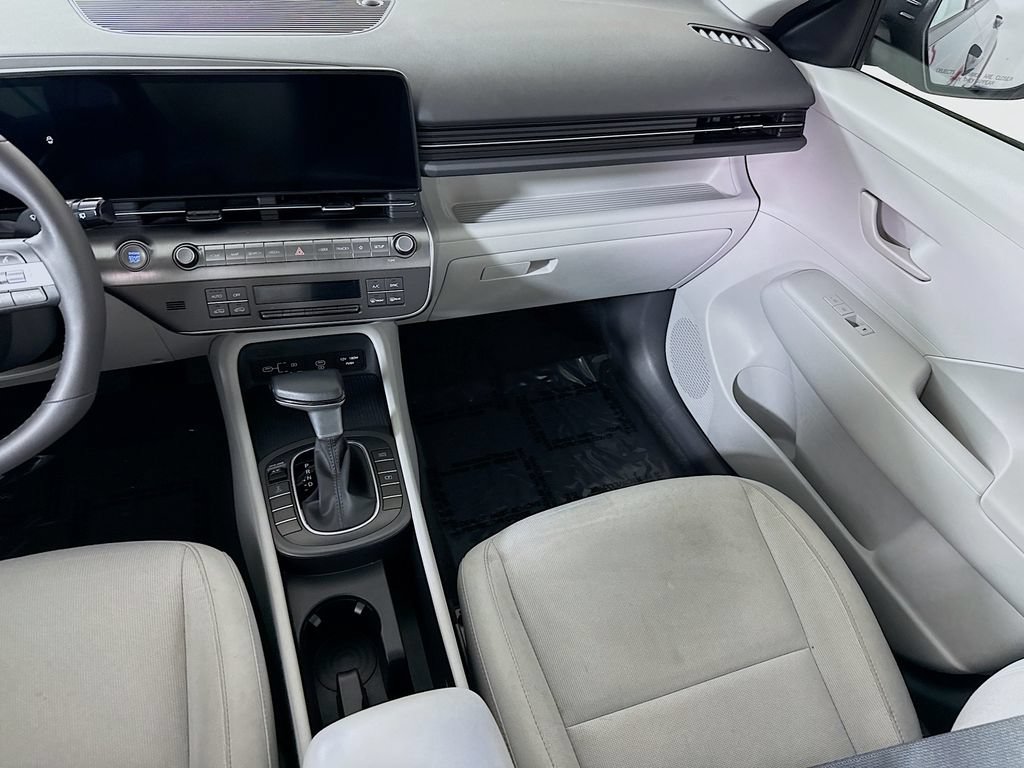Certified 2025 Hyundai Kona SEL AWD/4WD image 26