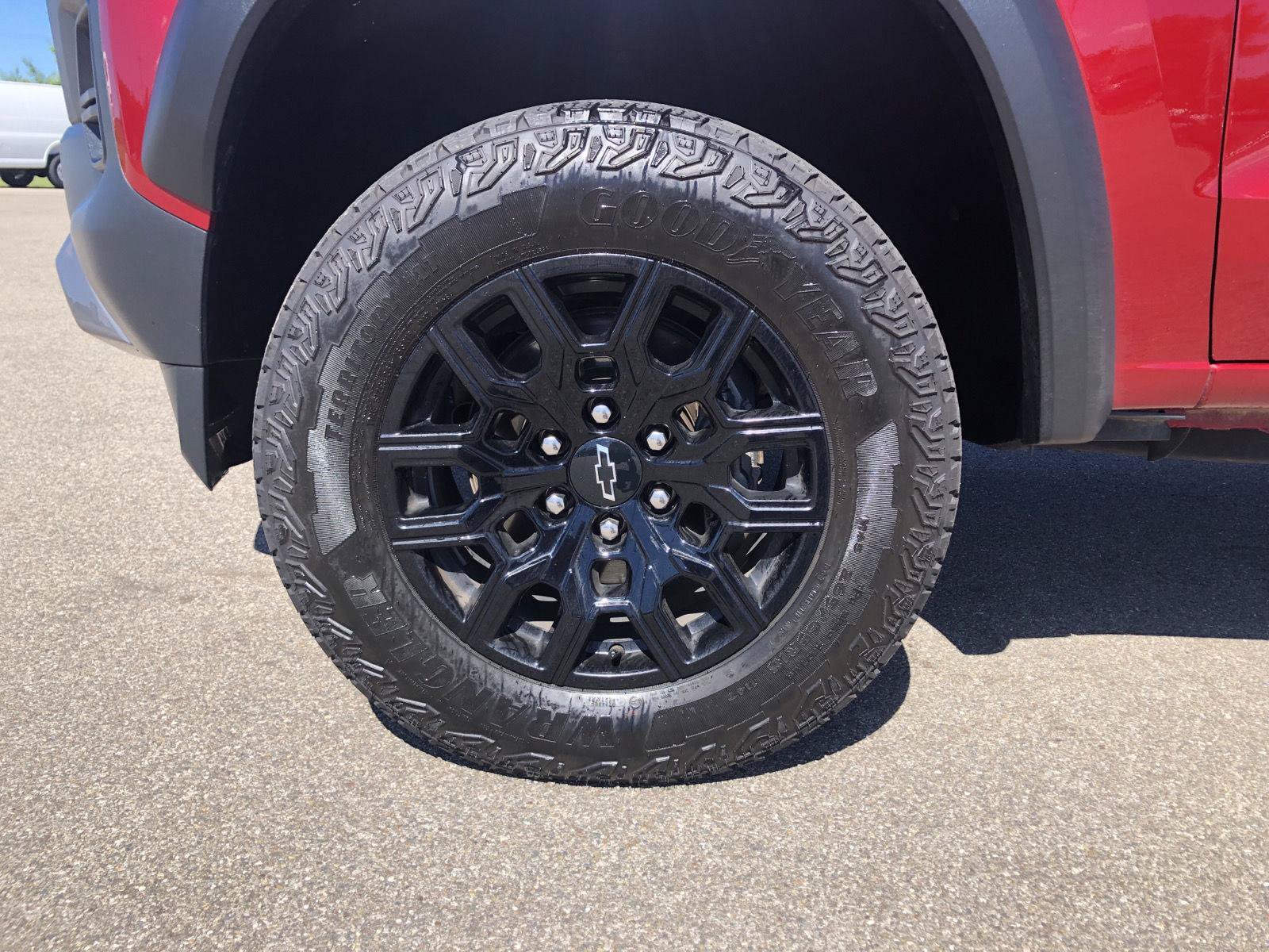 Used 2024 Chevrolet Colorado Trail Boss AWD/4WD image 5