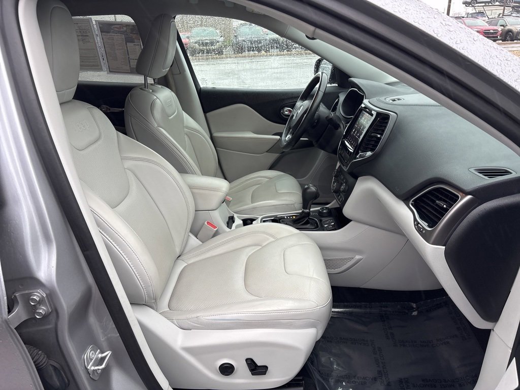 Used 2019 Jeep Cherokee Limited image 10