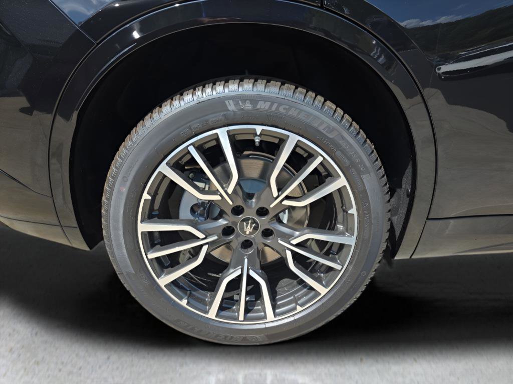 New 2025 Maserati Grecale GT image 14