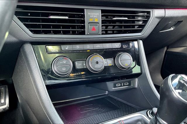 Used 2021 Volkswagen Jetta GLI Autobahn image 23
