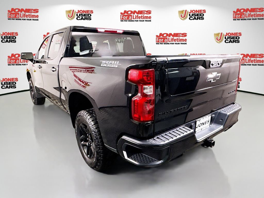 Used 2024 Chevrolet Silverado 1500 Custom Trail Boss w/ Midnight Edition AWD/4WD image 2