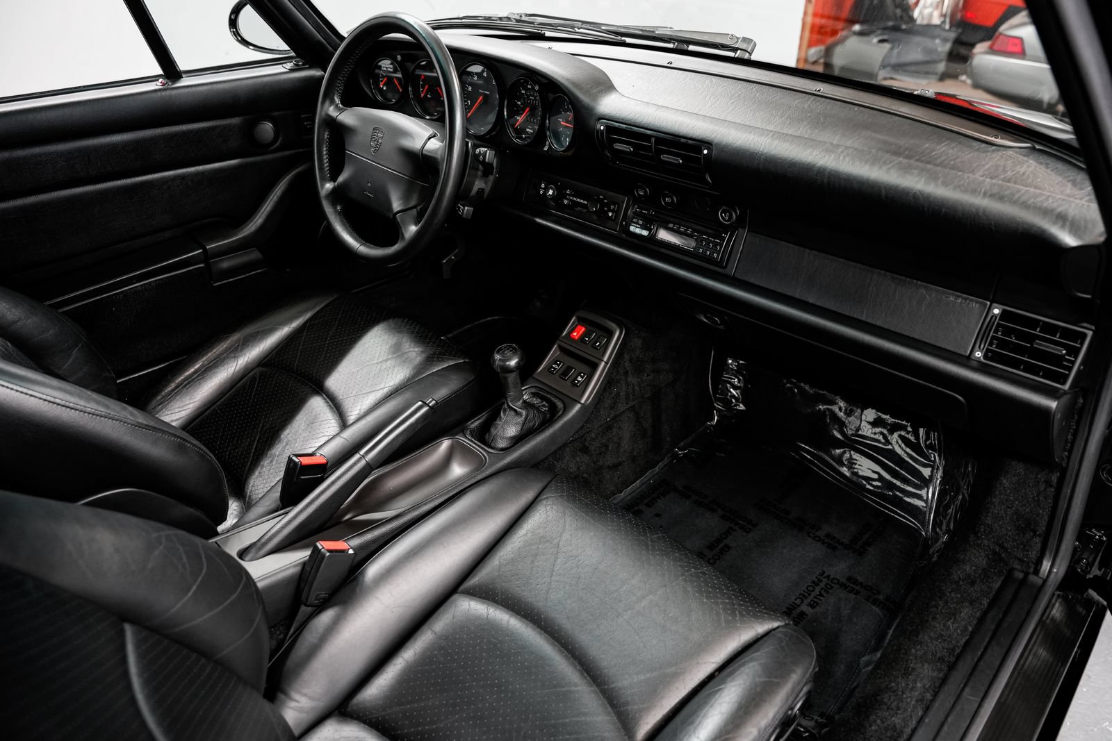 Used 1995 Porsche 911 Carrera RWD image 30