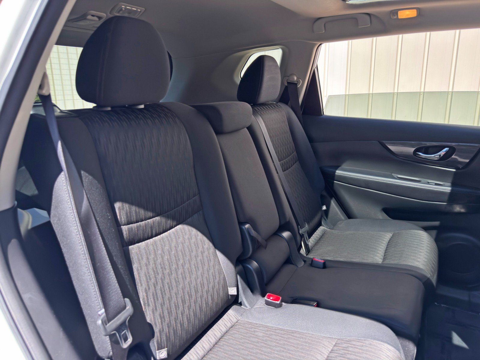 Used 2017 Nissan Rogue SV FWD image 34